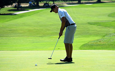 Mikey Martel putting in 2017 NH Stroke Play